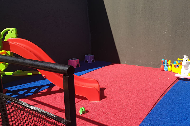 Çocukları için oyun alanı